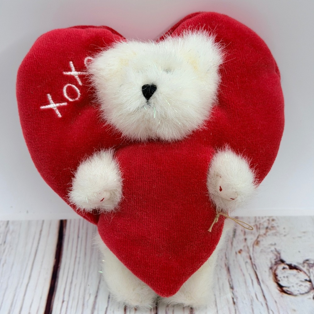 Boyds Collection Hugs N. Kisses Best Dressed Series Heart Plush Teddy Bear XOXO